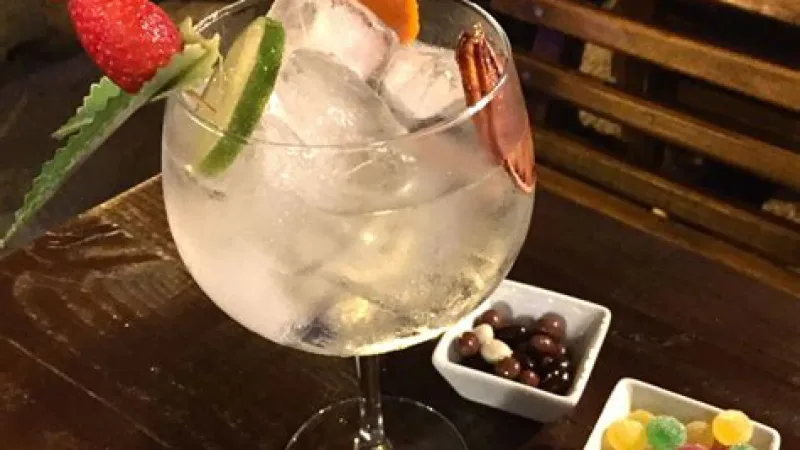 Clandestino Cocteleria Pub